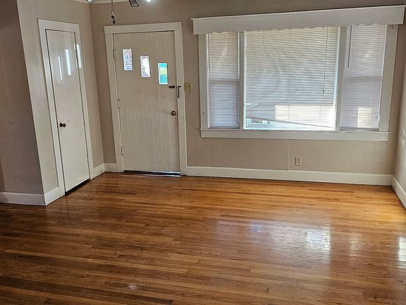 2nd image of 104 Preston St