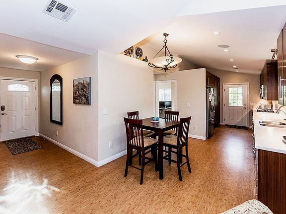 2nd image of 939 Eastmont Pl