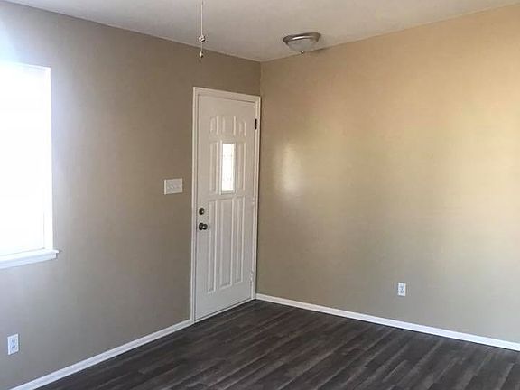 3rd image of 394 Dry Fork Ct