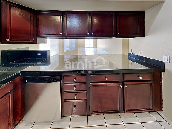 4th image of 5811 N 77th Dr