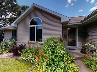 N1607 Fairview Ln, Fort Atkinson, WI 53538