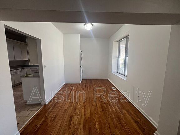 3rd image of 4362 McPherson Ave APT A