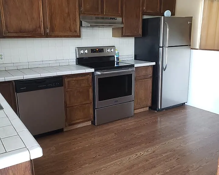 400 Monroe Ave — Photo 1