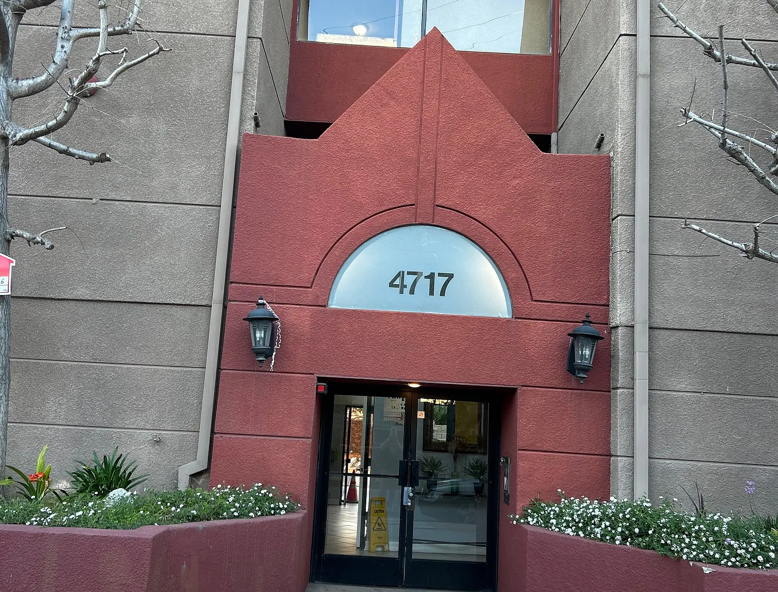 4717 Ben Ave Apartments — Photo 2