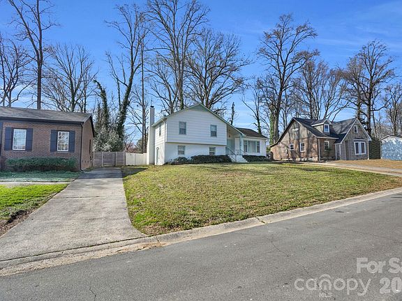 3rd image of 3518 Donovan Pl
