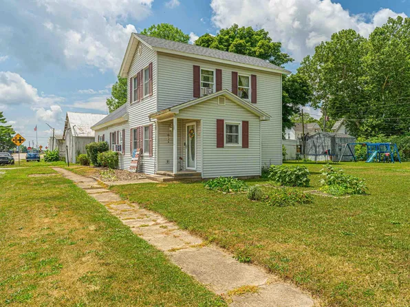 205 NE 1st St, Atlanta, IL 61723