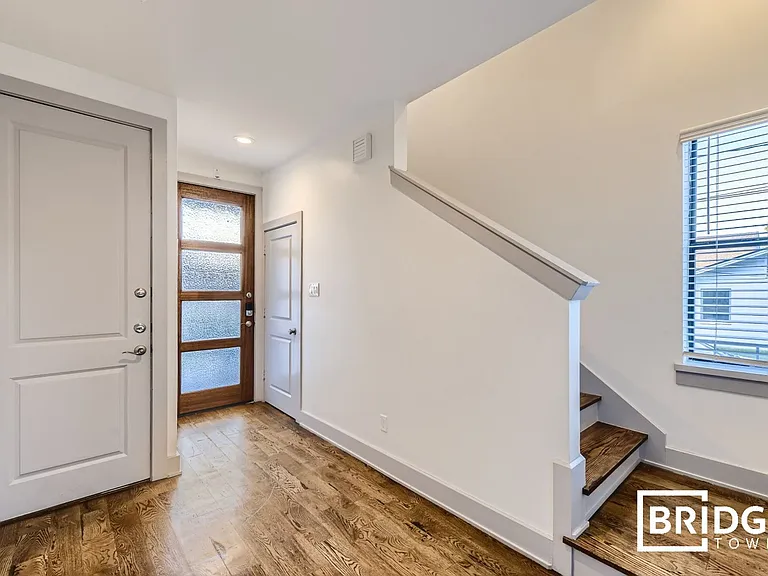 2208 Arabelle St — Photo 3