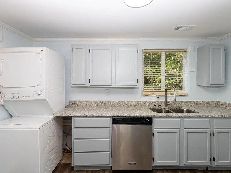 2717 Cherokee Ave — Photo 13