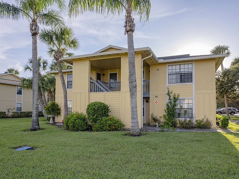 Seaside Villas Apartments — Photo 16