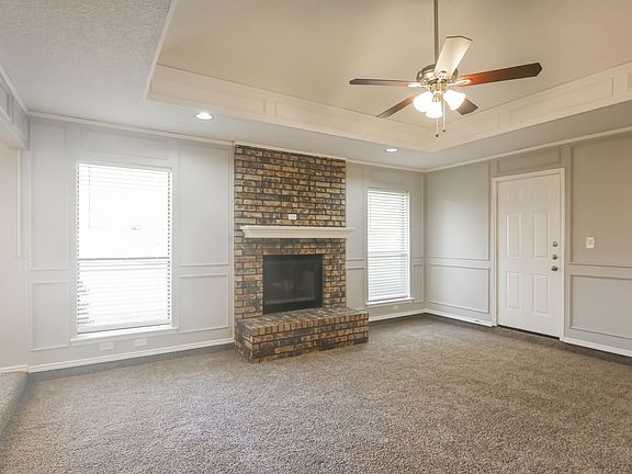 5th image of 823 Wind Brooke Dr
