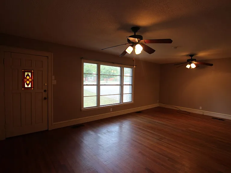 812 S Palmer Ave — Photo 4
