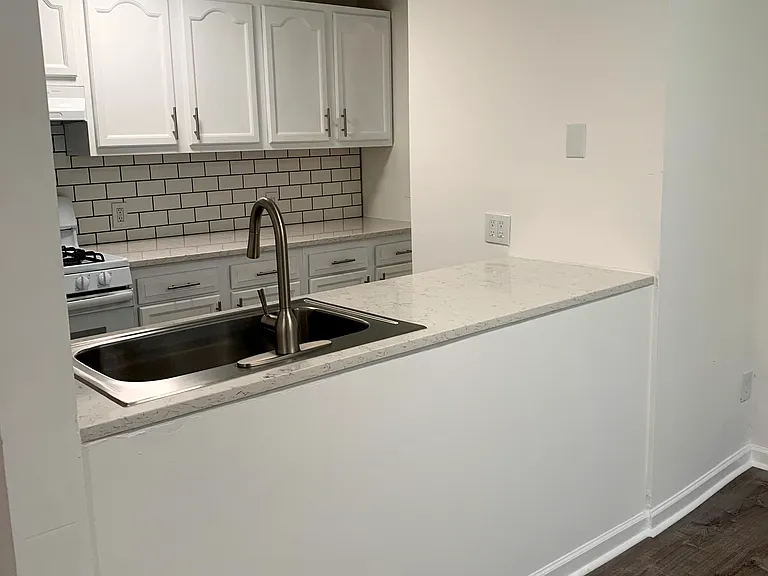 408 Eloise St #408 — Photo 2