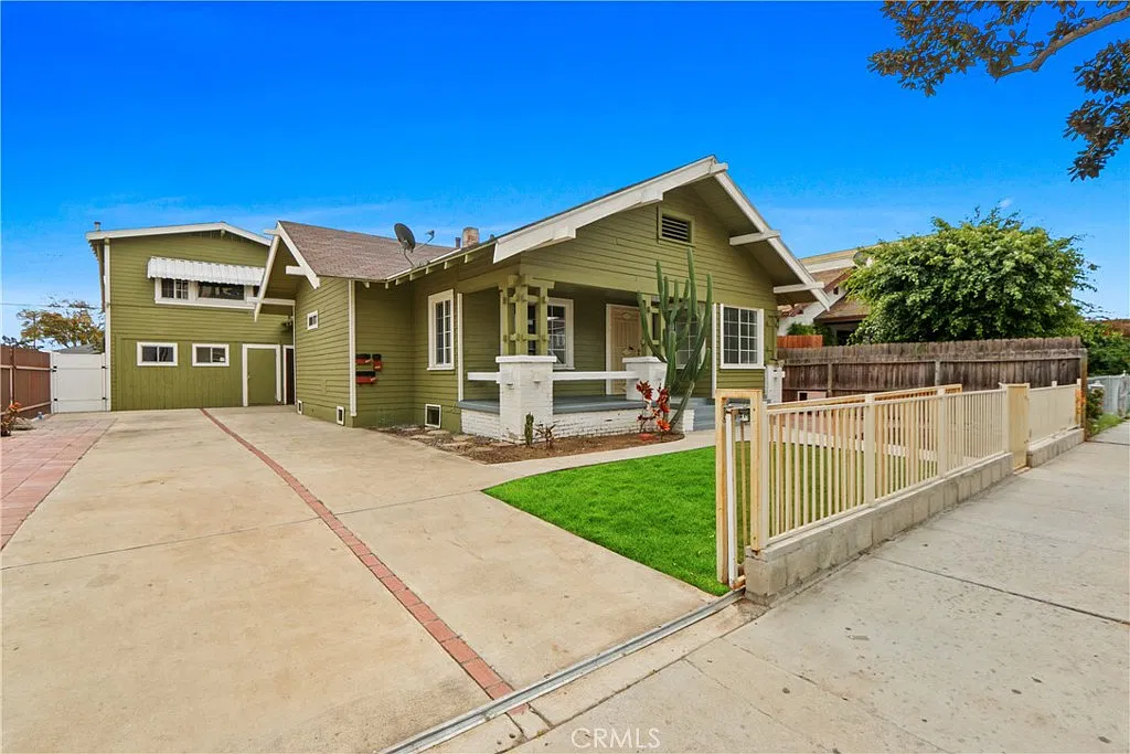 2 bed, 991 sqft, $2,350 — Photo 3