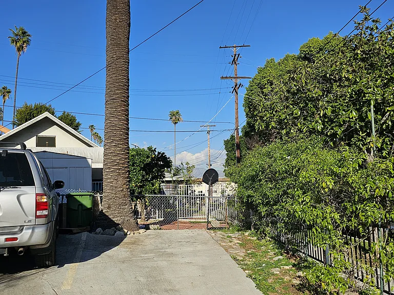 6453 Roble Ave — Photo 8