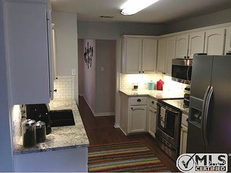 3rd image of 4615 Oxford Dr