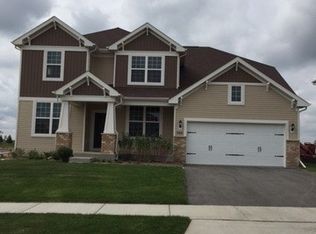 704 Rochester Ln, South Elgin, IL 60177