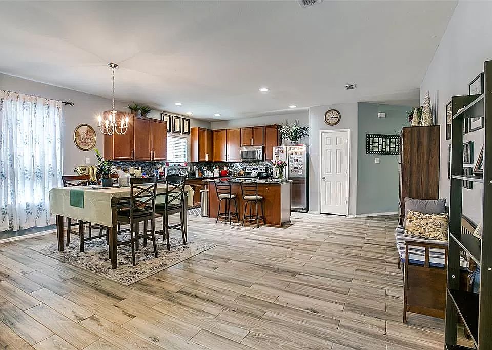 1st image of 7740 Berrenda Dr