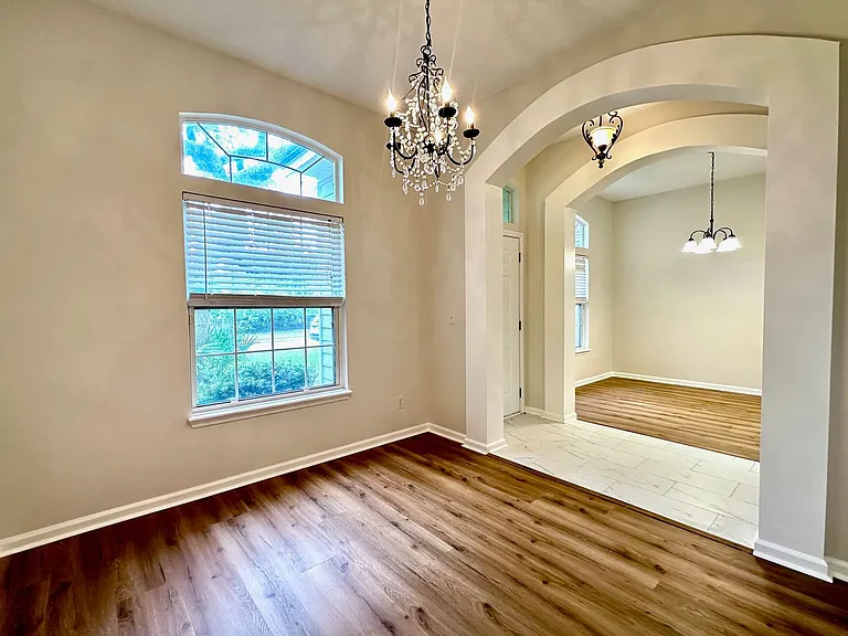 1803 Canterbury Ln — Photo 5