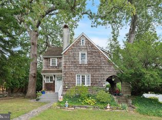 15 Oakland Rd, Broomall, PA 19008