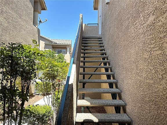 4th image of 2001 Gravel Hill St Unit 201