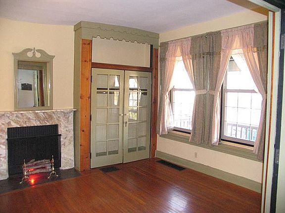 2nd image of 2550 Ingleside Ave