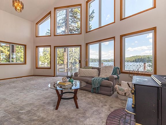 5th image of 528 Mountain View Dr