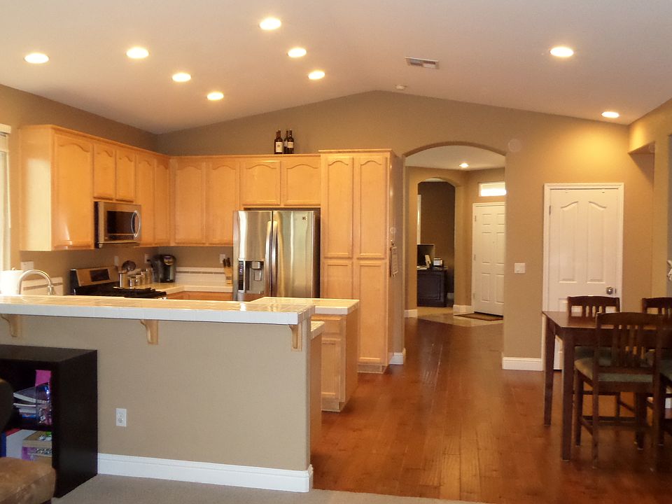 1st image of 3009 Fox Hill Dr
