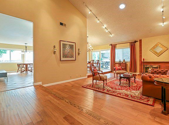002-photo-living-room-7173874