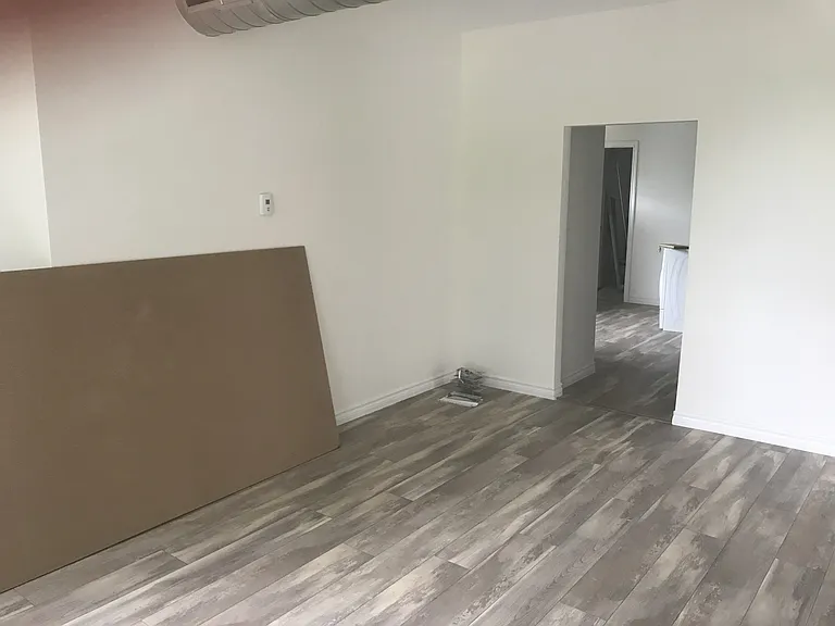 1070 Cockshutt Rd #3 — Photo 6