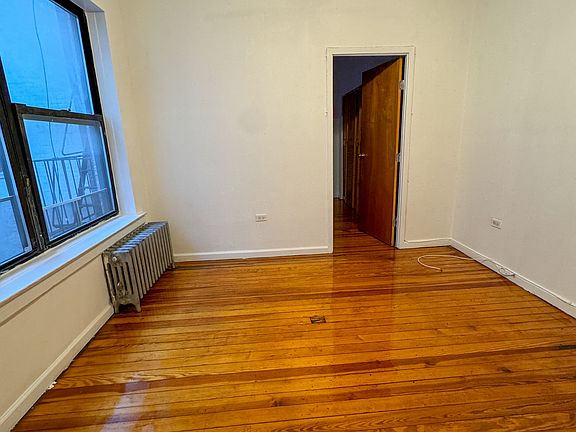 4th image of 3040 32nd St APT 8