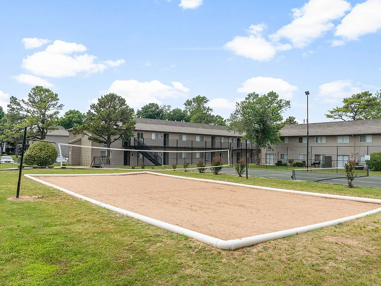 Deerfield Estates - First Months Rent FREE *Select Units Only* — Photo 85