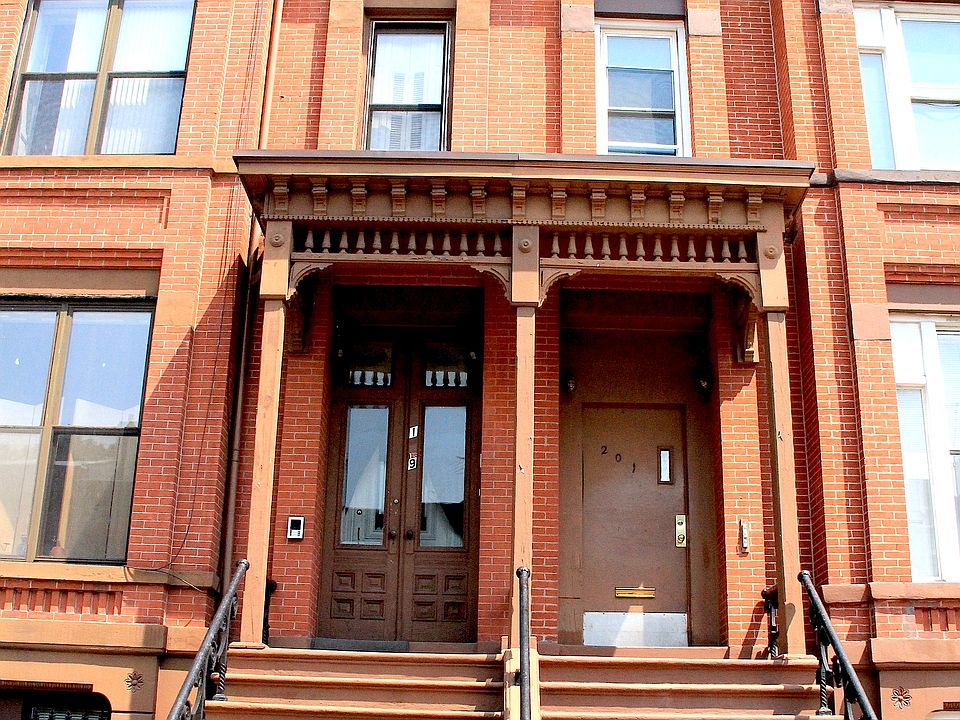 1st image of 1193 E 91st St