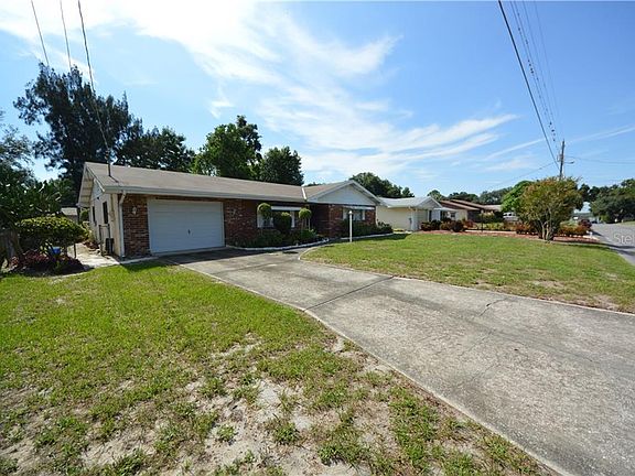 3rd image of 1822 3rd St SE