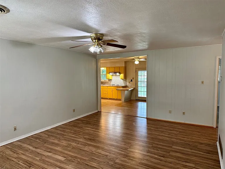 438 South Dr — Photo 5