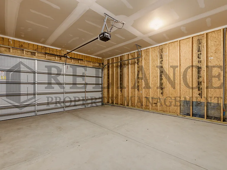 525 E Elmwood St — Photo 38
