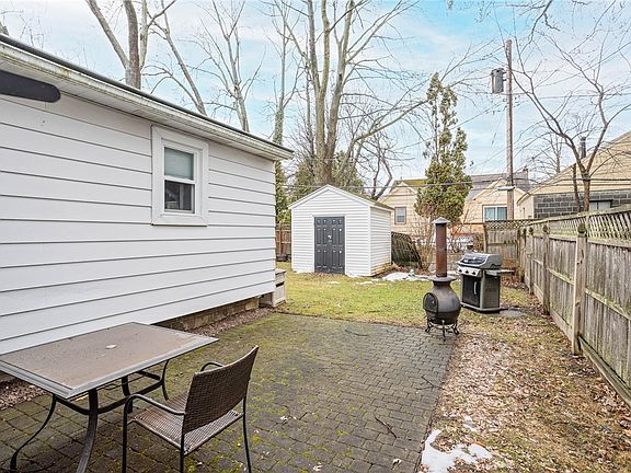 2nd image of 21 Netherton Rd