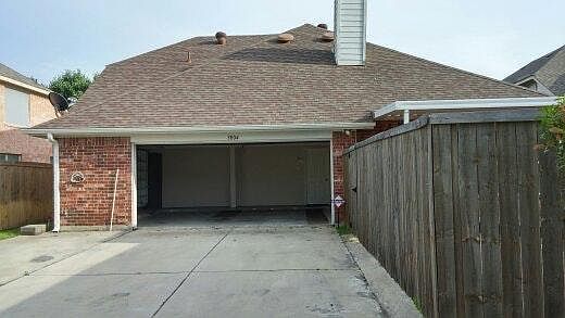 2 1/2 car garage