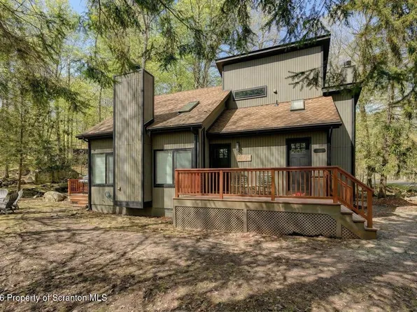 2917 Fairhaven Dr, Tobyhanna, PA 18466