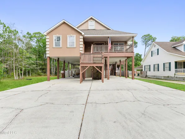 103 Sycamore Dr, Pass Christian, MS 39571