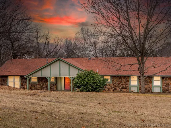 13903 E Crestview Dr, Claremore, OK 74019