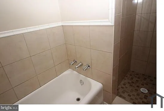 3 bed, $2,000 — Photo 3