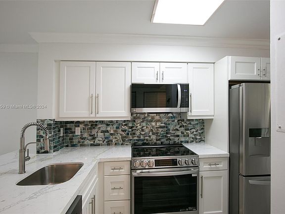 4th image of 2226 N Cypress Bend Dr APT 103