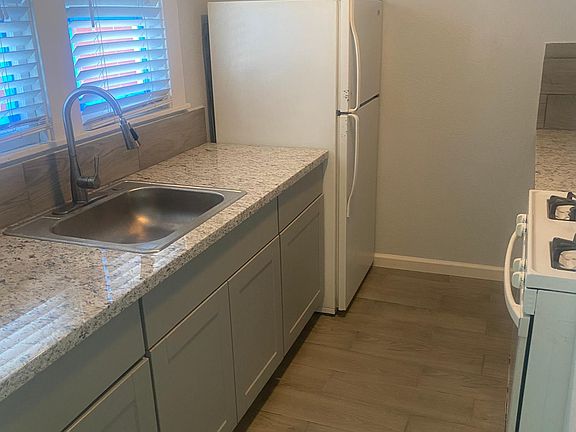 2nd image of 223 E Arcade St #1