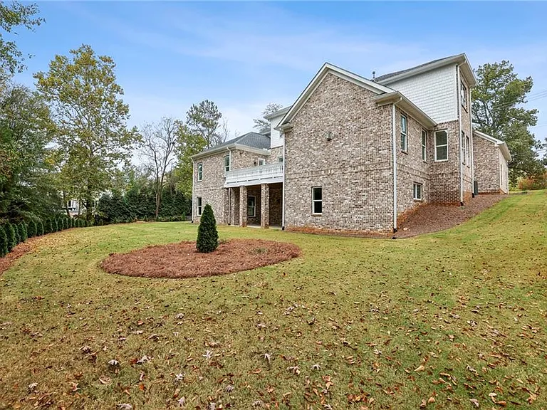 3750 Robinson Rd NE — Photo 53