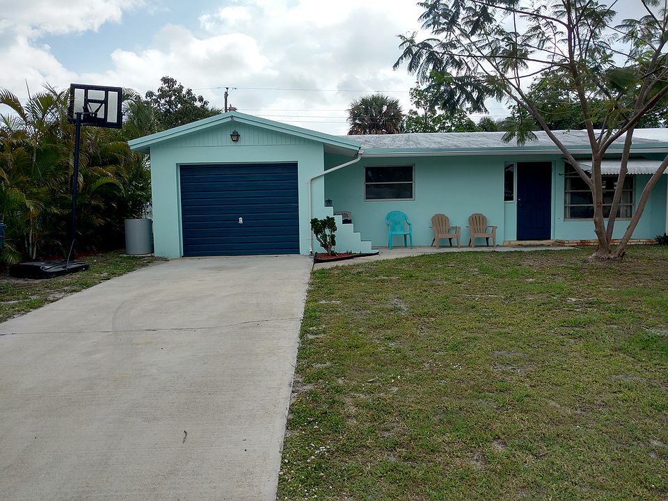 1st image of 505 SE Parkway Dr