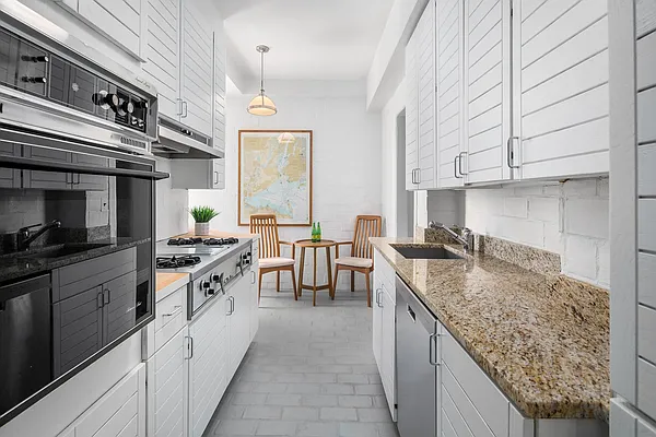 Sold by SERHANT. | media 4