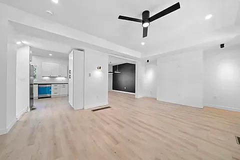 1462 Hamlet St — Photo 4