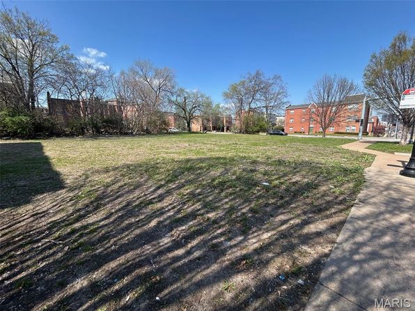 1703 S Tucker Blvd, Saint Louis, MO 63104