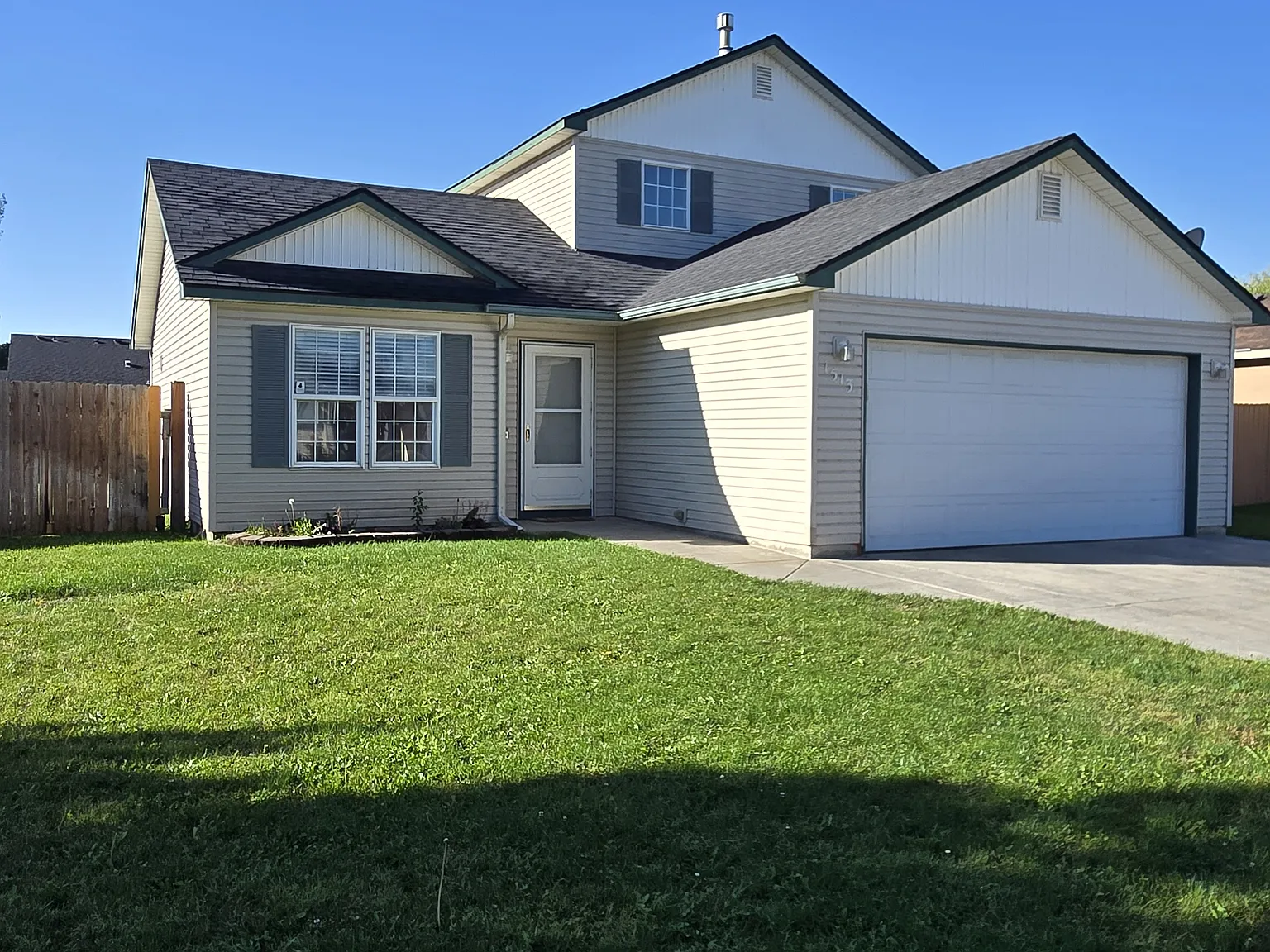 3 bed, 1165 sqft, $1,775 — Photo 1