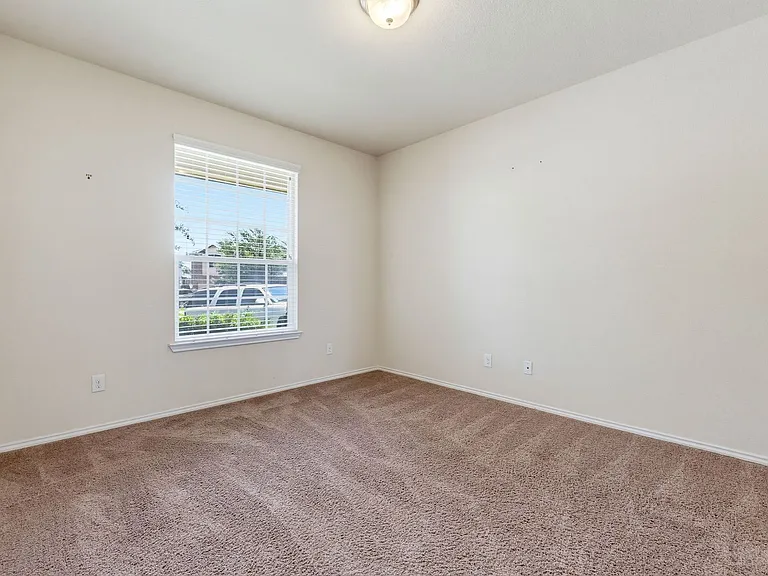 9701 Raeburn Ct — Photo 7